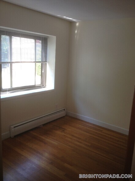 Building Photo - 36 Dighton St