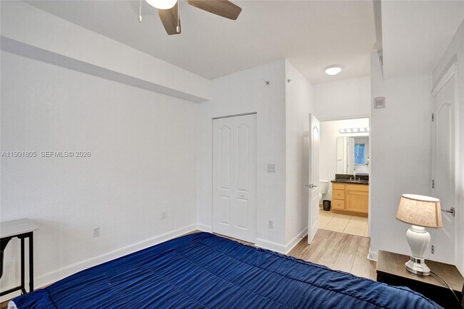 Building Photo - 6001 SW 70th St