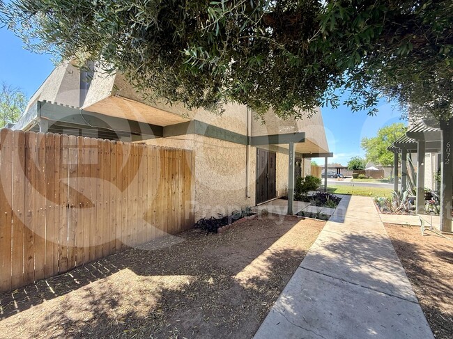 Building Photo - 6074 W Golden Ln