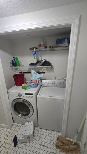 Building Photo - 31 Devereux St