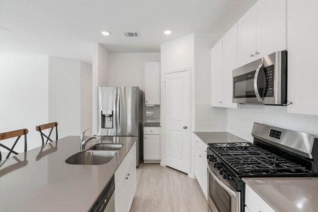 Building Photo - 6063 Draw Lp