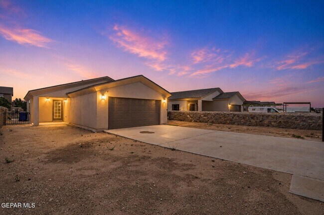Building Photo - 14937 Tierra Isaiah Ave