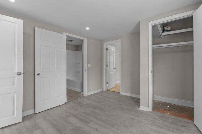 Building Photo - 610 Wondertown Dr