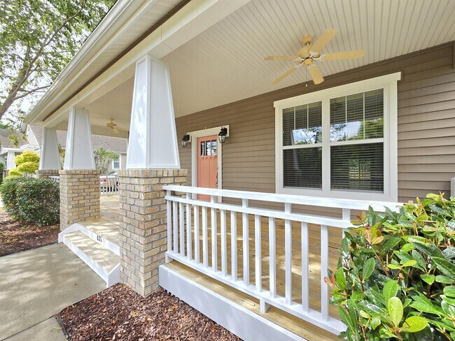 Building Photo - 435 Belvedere Dr