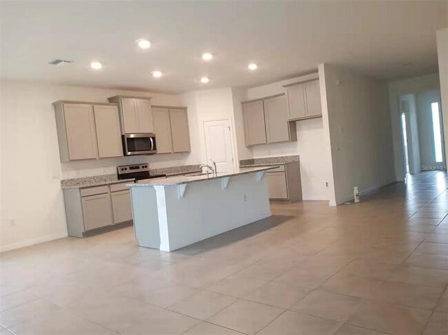 Building Photo - 13372 Golden Lime Ave