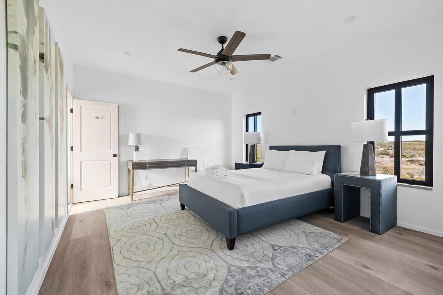 Building Photo - 2701 Bumble Bee Dr