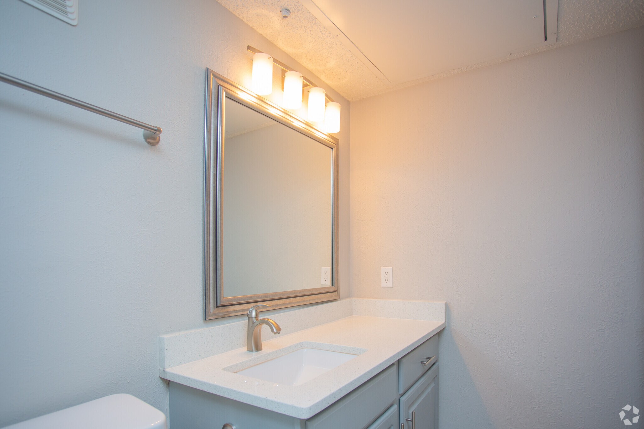 Vine Apartments 711 Trinity Cir Arlington TX 76006 Apartment Finder