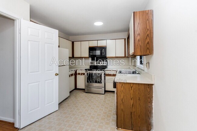 Building Photo - 5404 Barrister Pl
