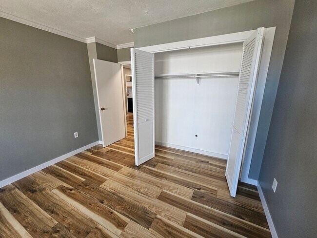 Building Photo - 6 Whittier Pl