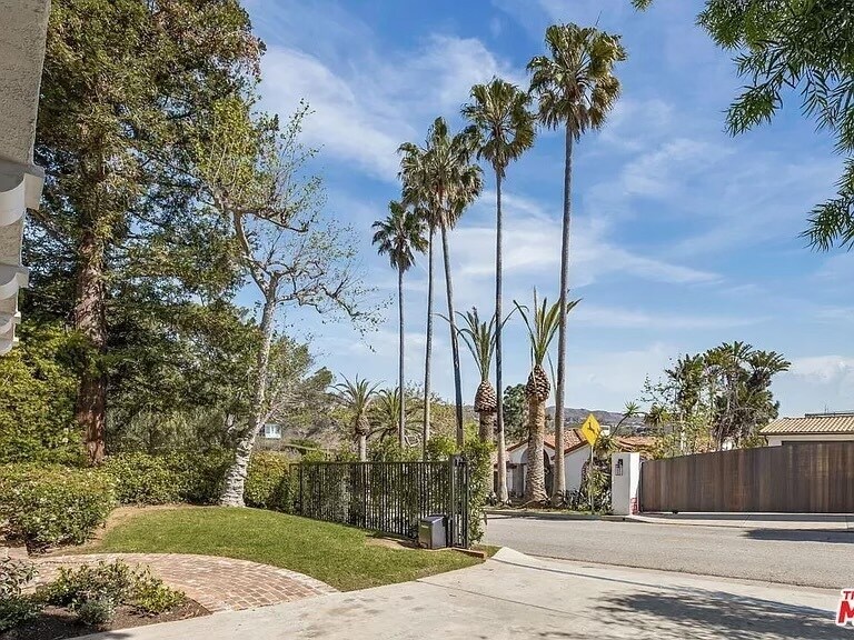 Building Photo - 17481 Tramonto Dr