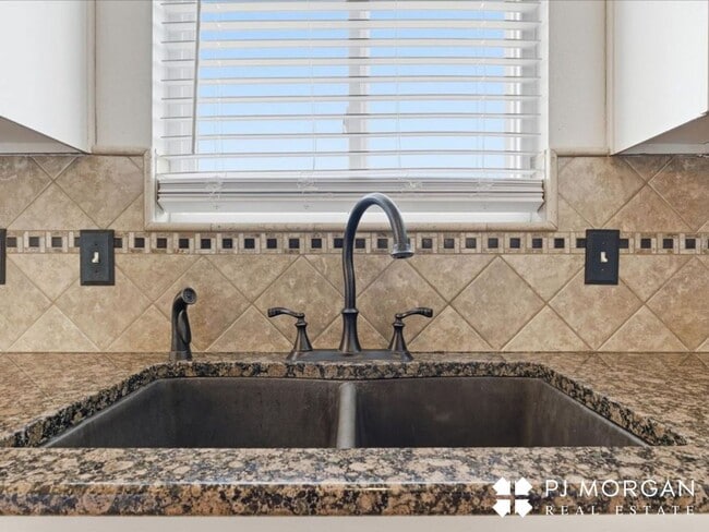 Building Photo - Relax by the fire in this beautiful rental home!