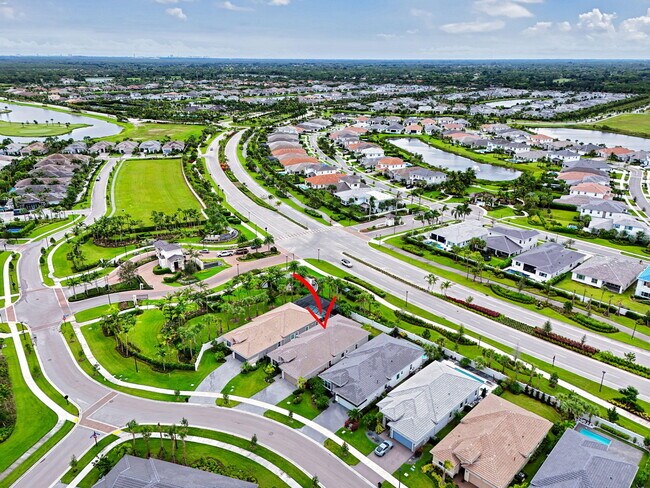 Building Photo - 9901 Regency Wy