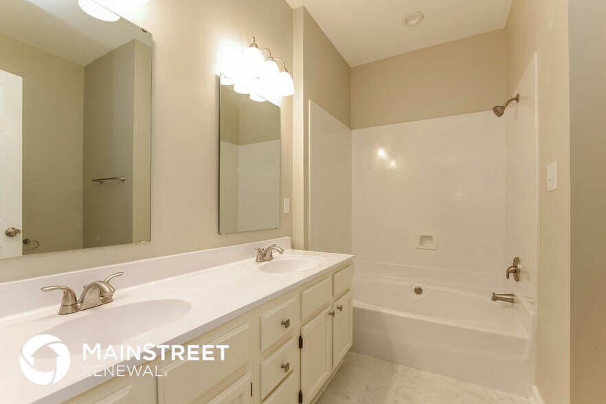 Building Photo - 9113 Fairbridge Rd