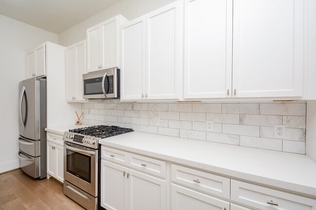 Building Photo - 310 Cyclamen St