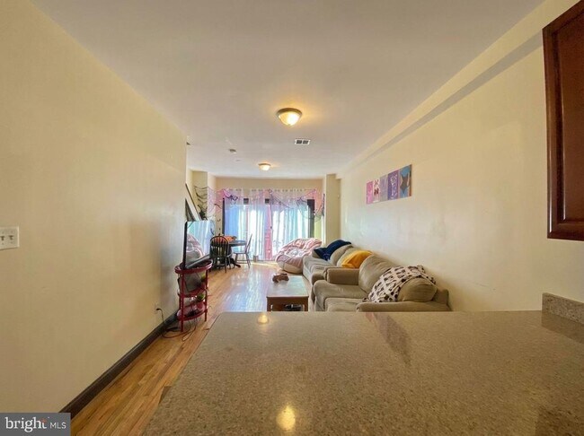 Building Photo - 1839 N Bouvier St