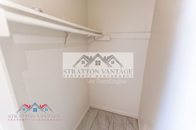 Building Photo - 14034 W Noble Cir