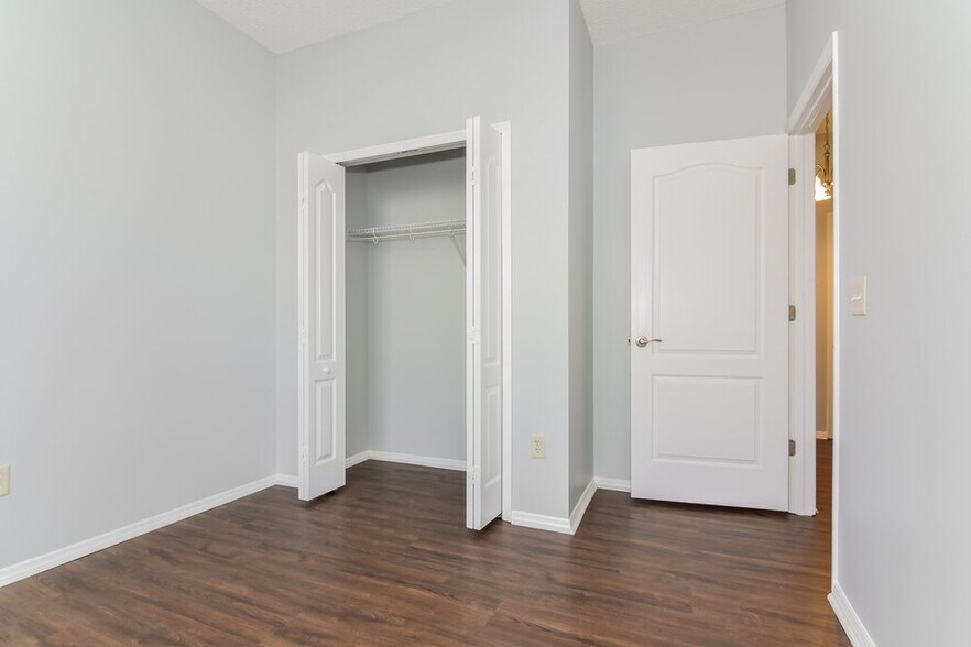Building Photo - 327 Sand Ridge Dr