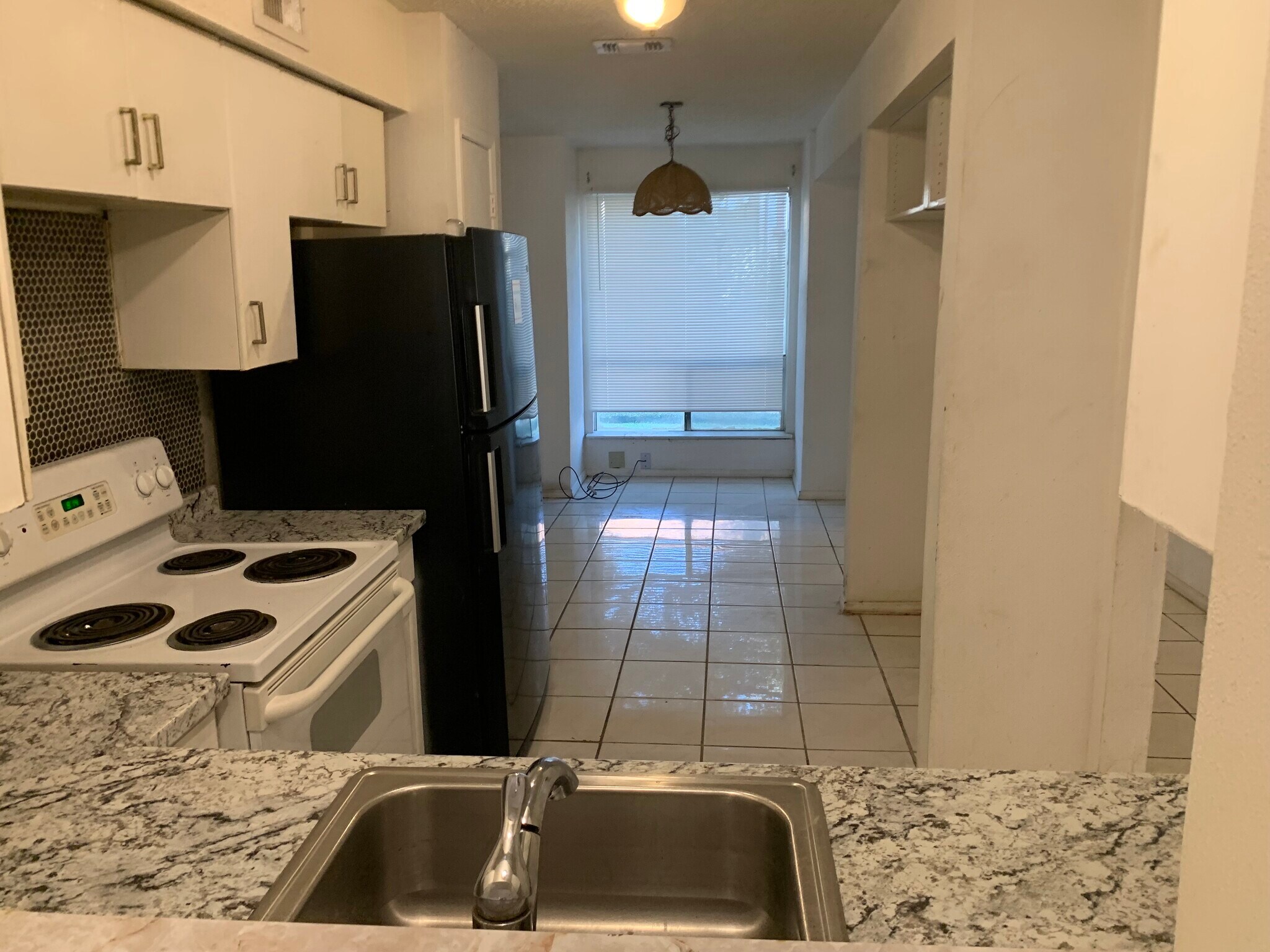 Kitchen - Breakfast in Front - 15536 Weldon Dr