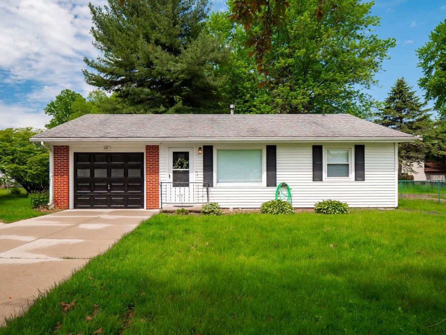 Building Photo - 291 Hunter Ave