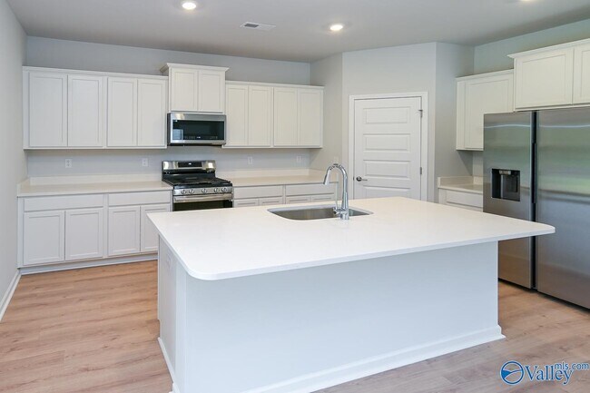 Building Photo - 6015 Margie Collins Dr SE