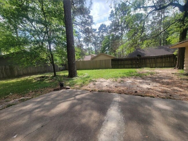 Building Photo - 1918 Crystal Springs Dr