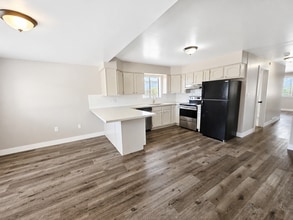 Building Photo - Spacious 4-Bedroom, 2-Bath Home with Updated Interior