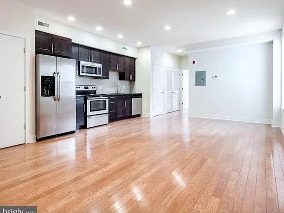 Building Photo - 328 N 40th St