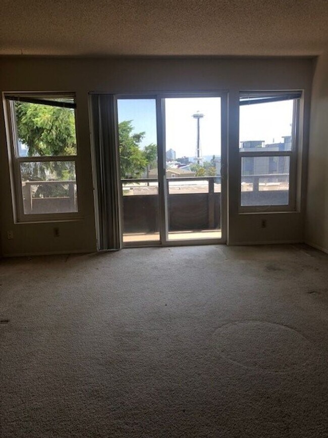 Interior Photo - Galleon