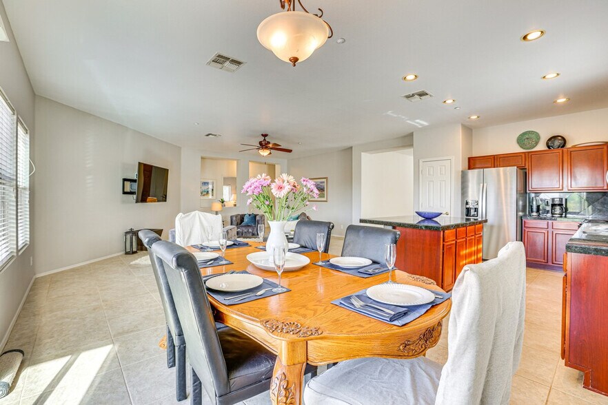 Building Photo - 9443 E Whitewing Dr