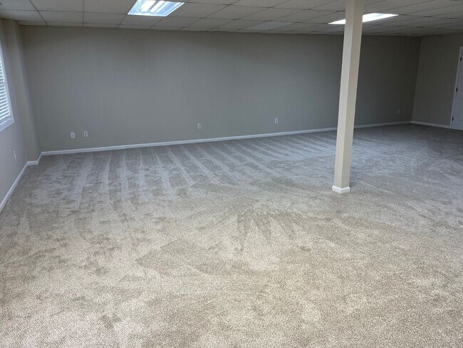 Building Photo - 3bedroom 3 bath. coming soon.