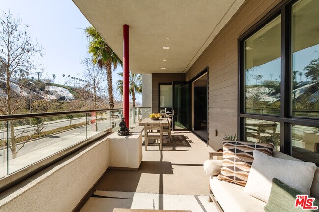 Building Photo - 12765 Bluff Creek Dr