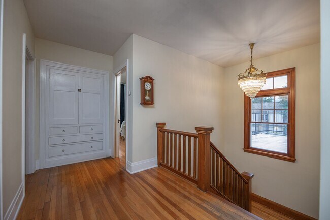 Building Photo - WONDERFUL HISTORIC 5 BED 3 BATH PROPERTY WITH CARRIAGE HOUSE