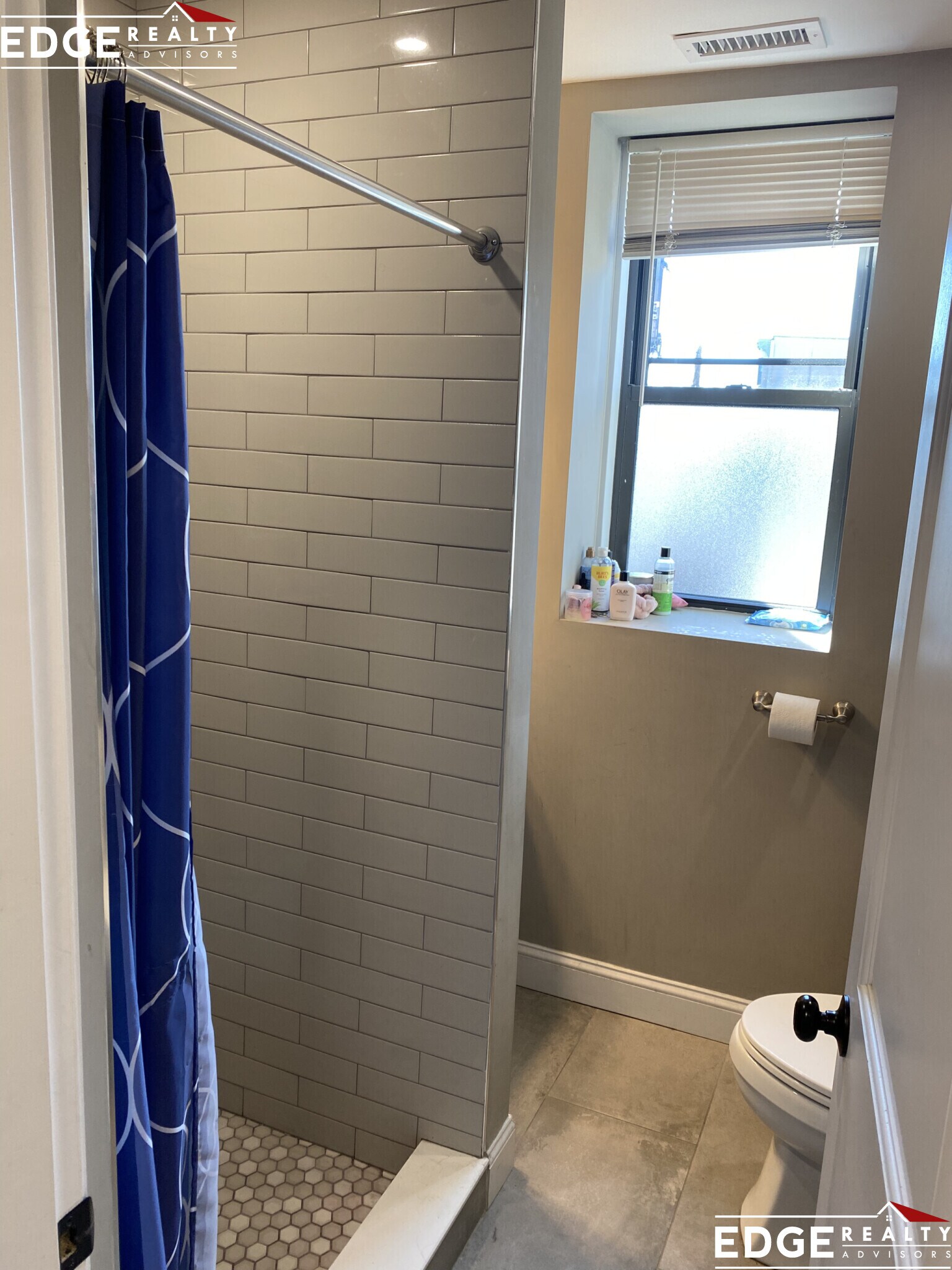 Building Photo - 1914 Beacon St