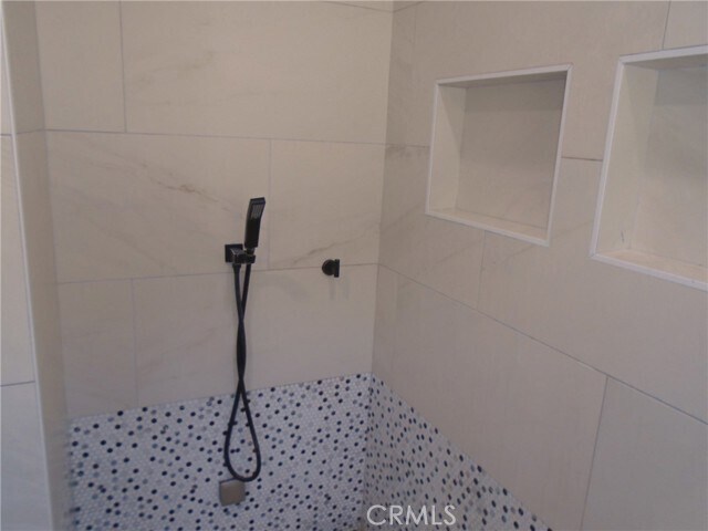 Building Photo - 790 Vía Santa Catarina