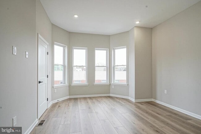 Building Photo - 952 N Marshall St