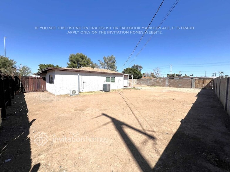 Building Photo - 141 E Millett Ave