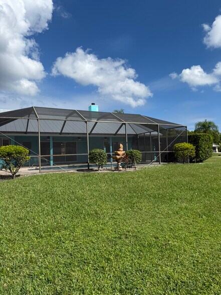 Building Photo - 1998 NE Ginger Ter