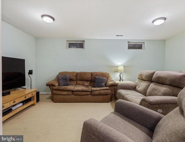 Building Photo - 2 W Kyla Marie Dr