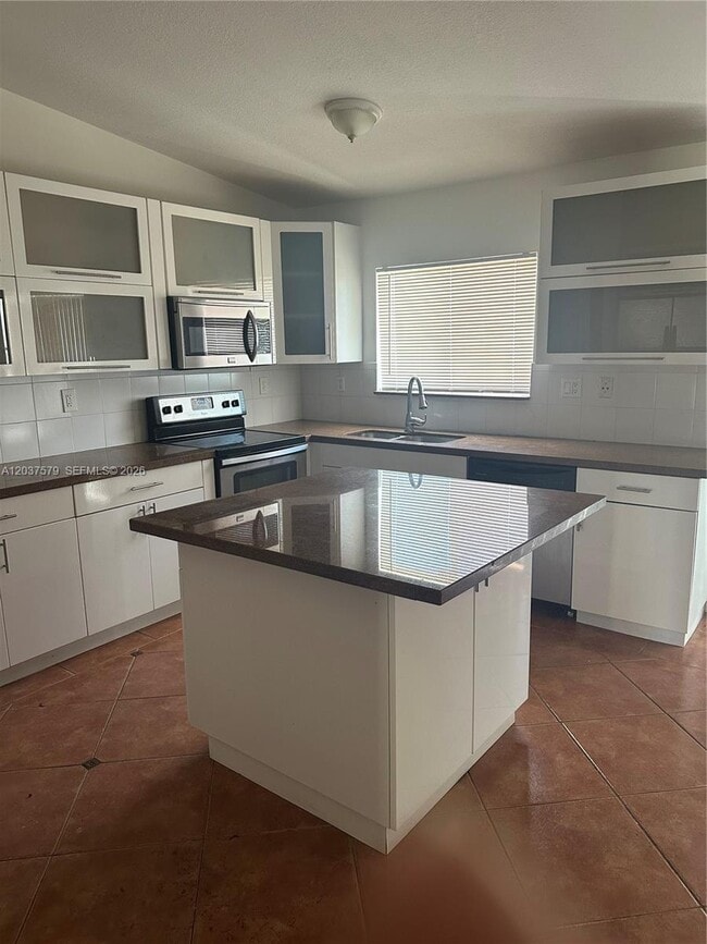 Building Photo - 12855 SW 207th Terrace