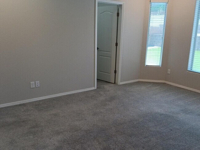 Building Photo - 1160 Vallecito Loop NW