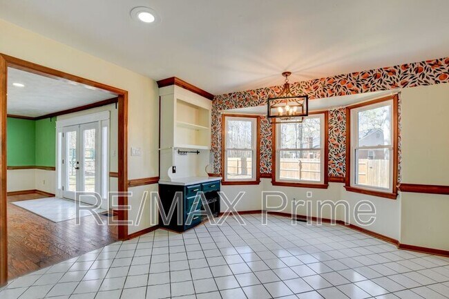 Building Photo - 412 Saddle Ct