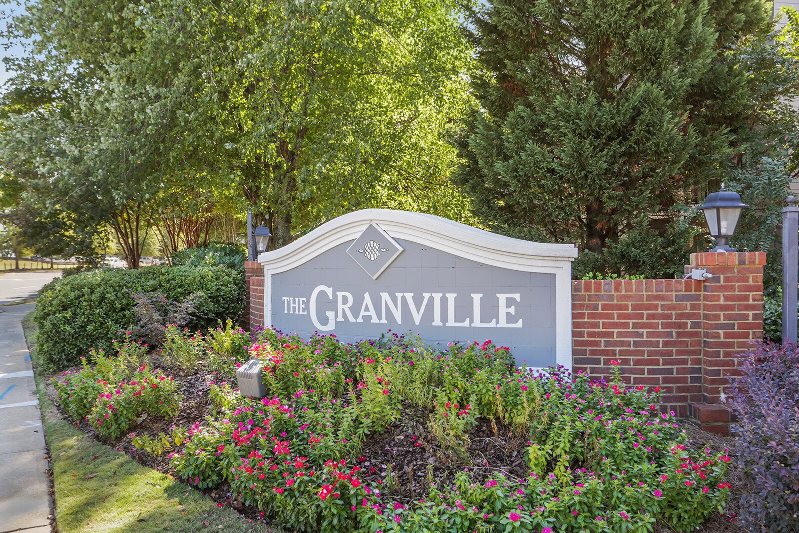 Building Photo - 625 Granville Ct