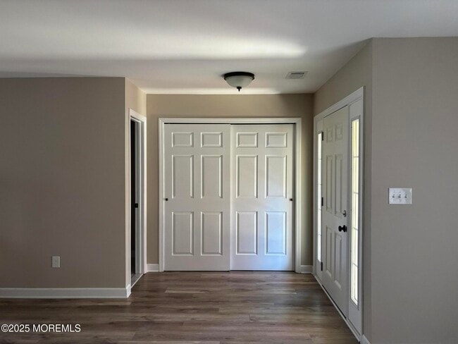 Building Photo - 248 Larchwood Ct