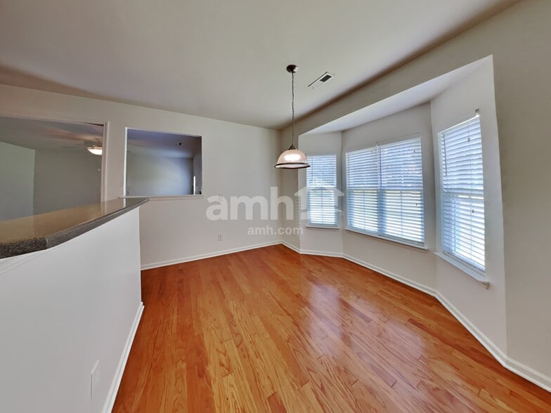 Building Photo - 5818 Parkstone Dr