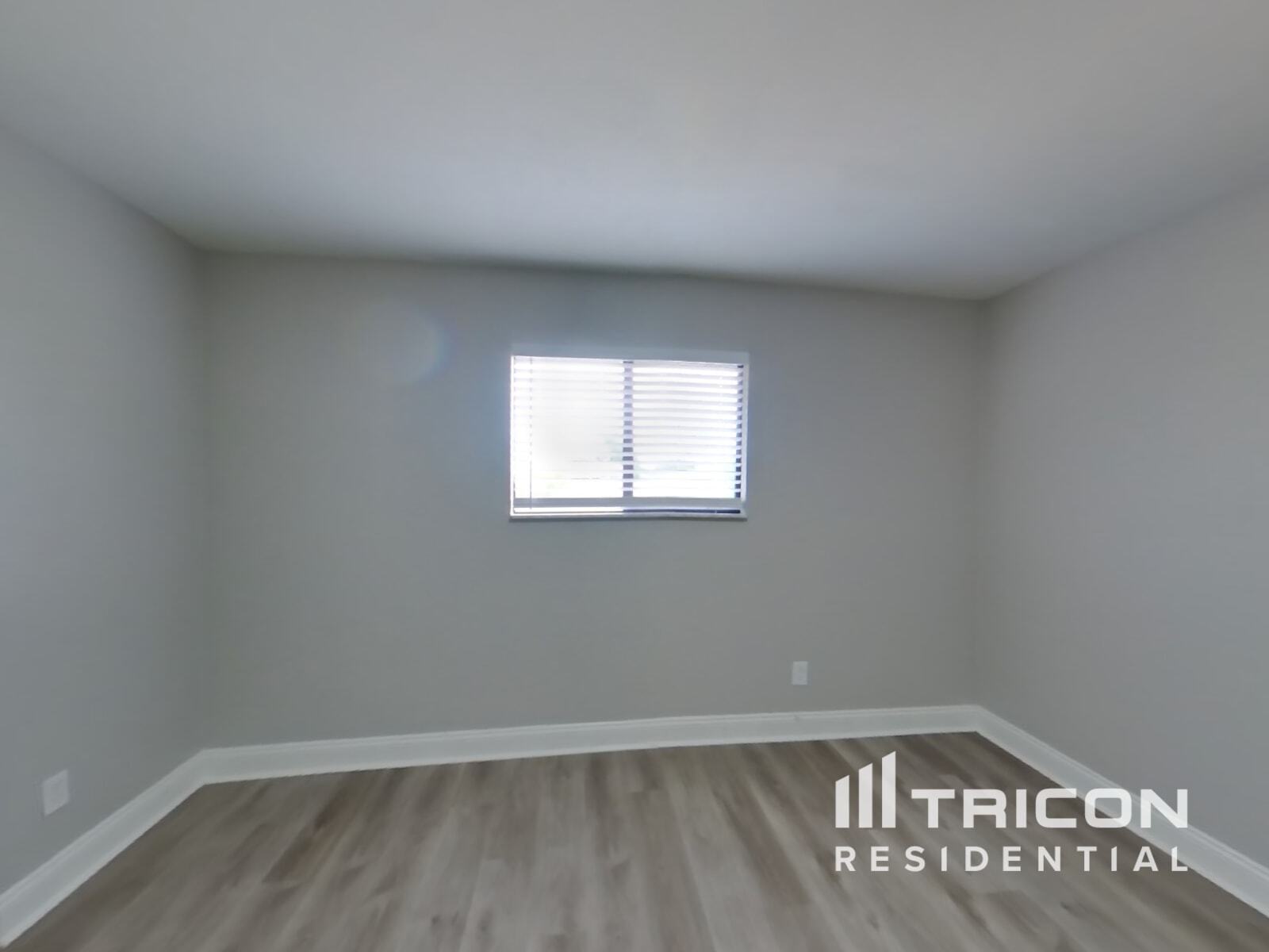 Building Photo - 2360 Date Palm Dr