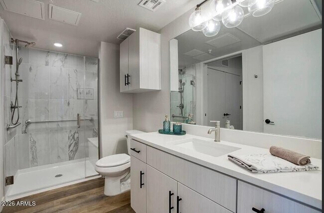 Building Photo - 9449 N 90th St