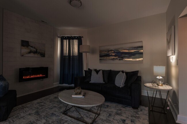 Building Photo - 5536 S King Dr