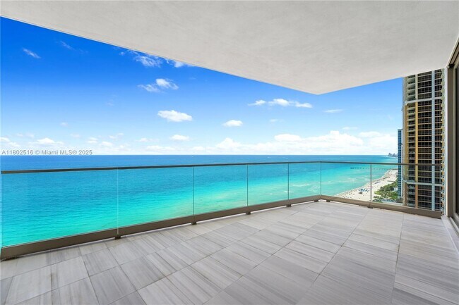 Building Photo - 17901 Collins Ave