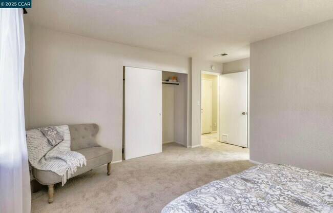 Building Photo - 1095 Mohr Ln