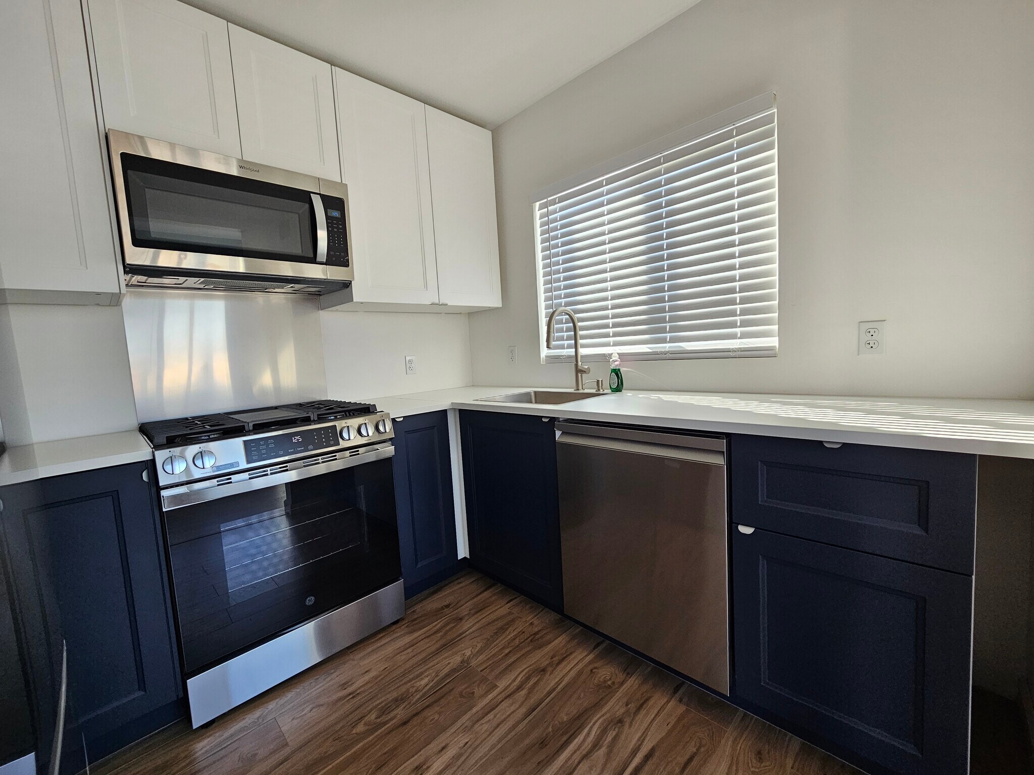 Building Photo - 4169 Myrtle Ave